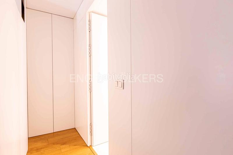 Foto 88d13541-bb8c-4f25-83a7-388af4187473. Ático  de lujo totalmente reformado con terraza, garaje y trastero junto al parque de maría luisa y plaza de españa, en el porvenir en Sevilla