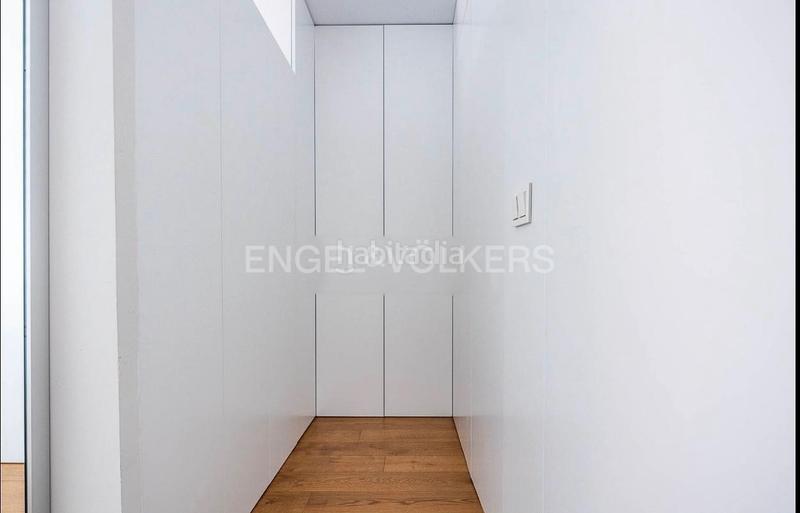 Foto b1282d95-4d9c-4601-99fa-b708ea085006. Ático  de lujo totalmente reformado con terraza, garaje y trastero junto al parque de maría luisa y plaza de españa, en el porvenir en Sevilla