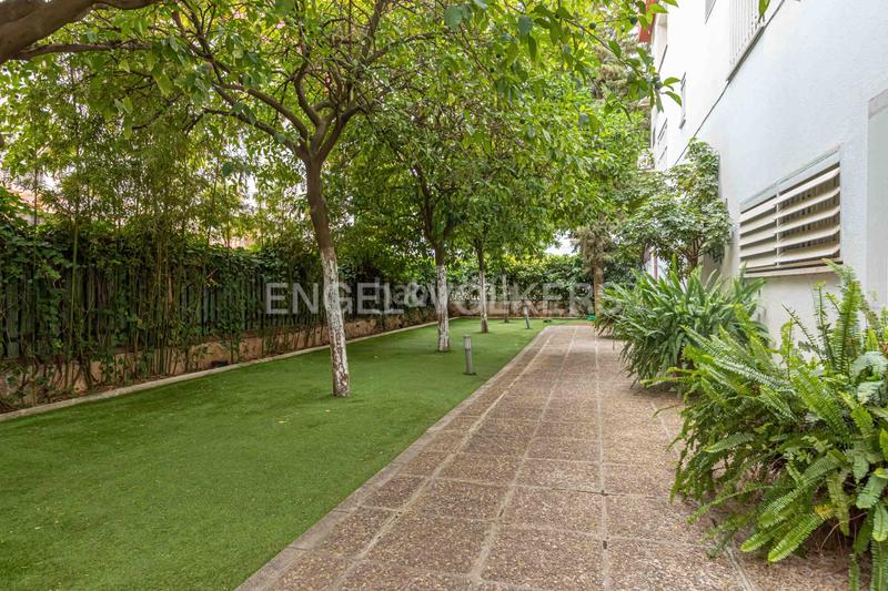 Foto c3513557-886d-4706-95df-ef486b53aa5f. Ático  de lujo totalmente reformado con terraza, garaje y trastero junto al parque de maría luisa y plaza de españa, en el porvenir en Sevilla