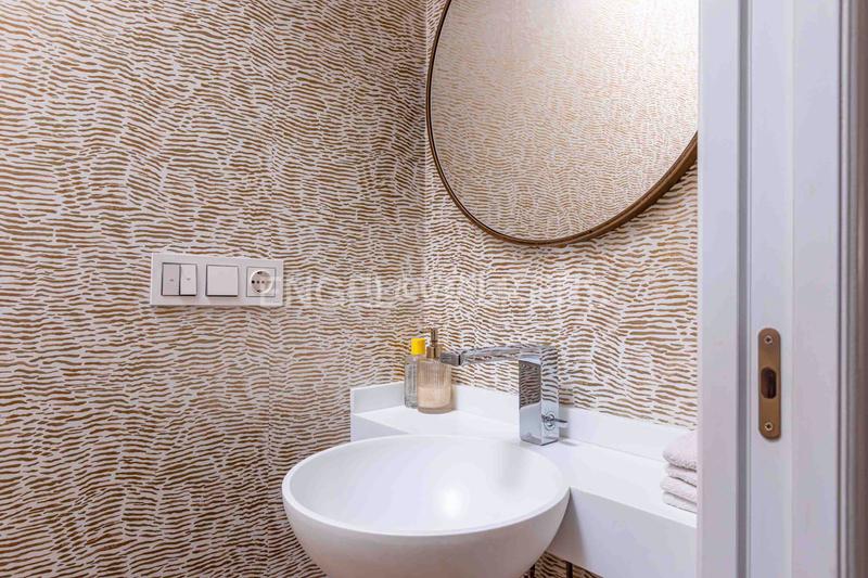 Foto cc222d43-b836-4513-b0e5-232e7a2f3657. Ático  de lujo totalmente reformado con terraza, garaje y trastero junto al parque de maría luisa y plaza de españa, en el porvenir en Sevilla