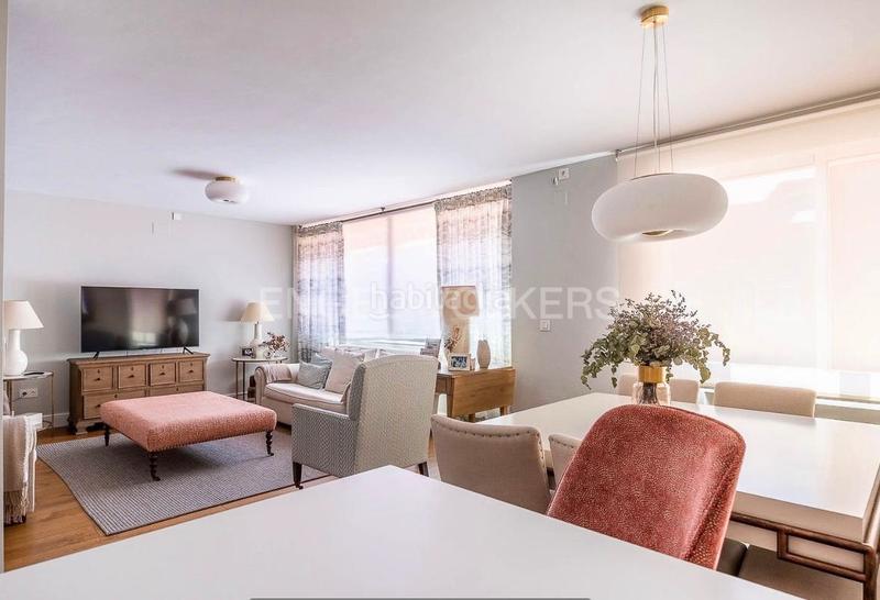 Foto fc5f1765-c88b-4424-87d7-622bcd2c82be. Ático  de lujo totalmente reformado con terraza, garaje y trastero junto al parque de maría luisa y plaza de españa, en el porvenir en Sevilla