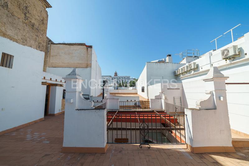 Foto 5e79a220-d20f-47e2-8ce1-9f4558e40dde. Casa elegancia clásica en sanlúcar majestuosa casa histórica con patio privado en Sanlúcar de Barrameda