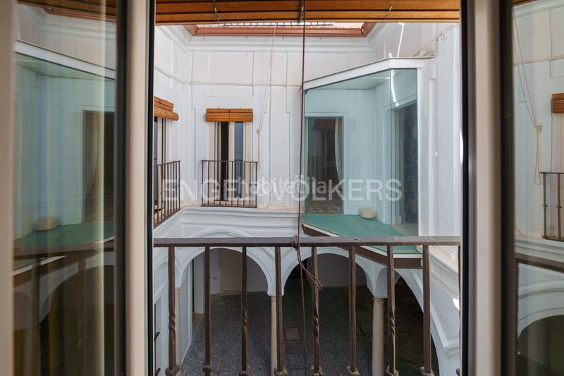 Foto 9d4867e9-c9b9-444d-b2da-ab7aa2118300. Casa elegancia clásica en sanlúcar majestuosa casa histórica con patio privado en Sanlúcar de Barrameda