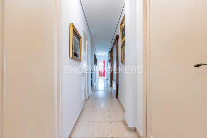 Foto 4989265f-b207-4ffa-b3b5-4fccf901666d. Apartament amb calefacció a Barrio del Nervión Sevilla