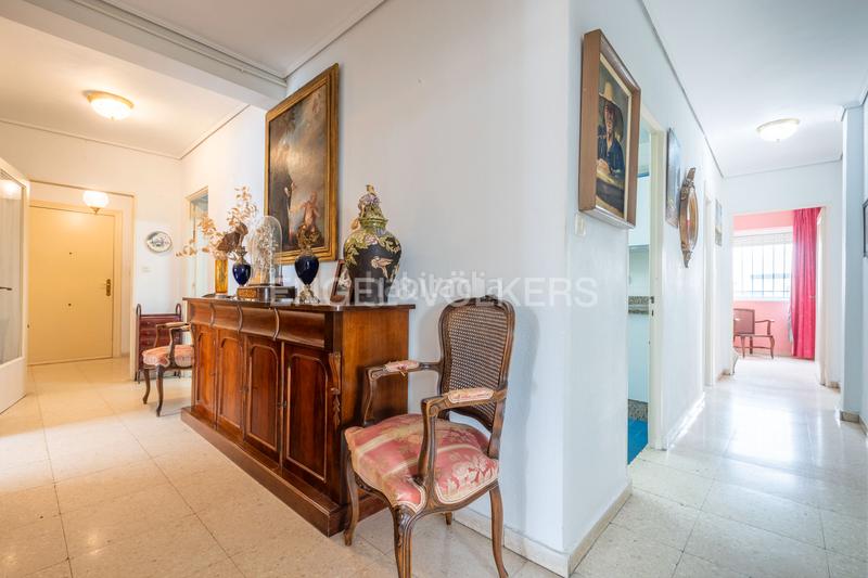 Foto 5c938688-68fc-4351-99fd-12f4b5fe27a2. Apartament amb calefacció a Barrio del Nervión Sevilla