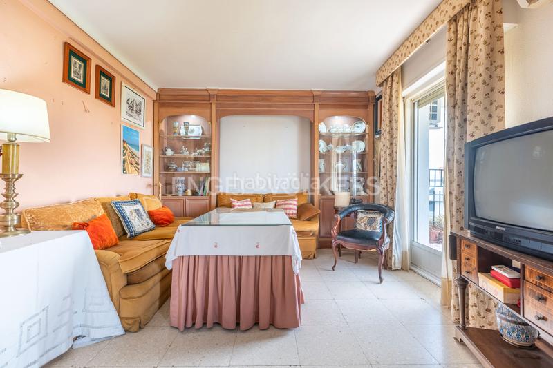 Foto d0ecba44-db7a-44e4-b8cf-a3d465f7e611. Apartament amb calefacció a Barrio del Nervión Sevilla