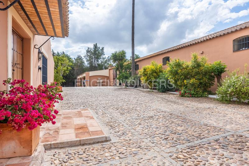 Foto 3422df3e-0baf-4337-b062-c7f232643207. Casa finca única para quienes valoran lo excepcional en Bollullos de la Mitación
