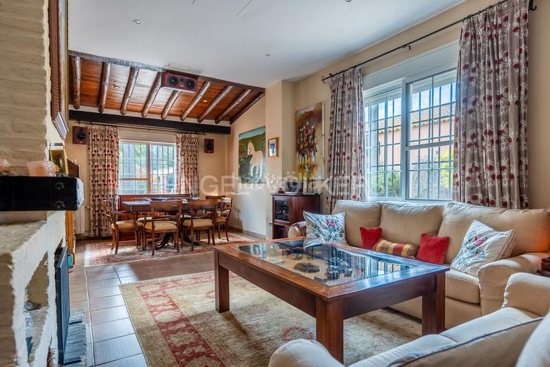 Foto e377bc3d-5b18-415d-b557-0fcf17b4ced6. Casa finca única para quienes valoran lo excepcional en Bollullos de la Mitación