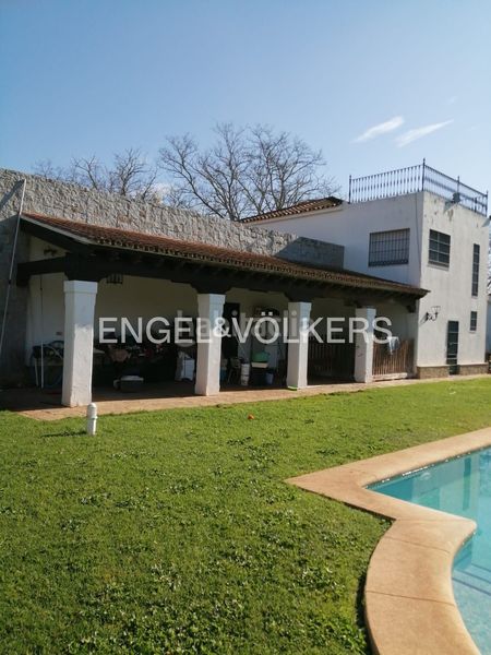 Foto 211575fc-49ab-4b56-8648-5918bfa20500. Casa amb calefacció piscina a Parque Atlántico - Ronda este Jerez de la Frontera