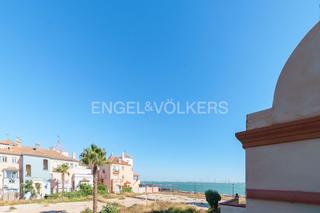 Lloguer Apartament a Puerto Sherry. Acogedor apartamento en alquiler anual con vistas al mar en puer