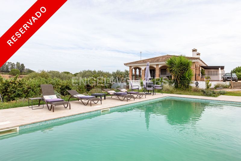 Foto 886a7055-c04b-4476-86d9-b79a136436a1. Casa amb calefacció aparcament piscina a Cartaya