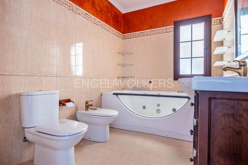Foto deb2a4f4-74df-4fa7-818e-1df99ec7972b. Maison avec chauffage parking piscine dans Condequinto Montequinto