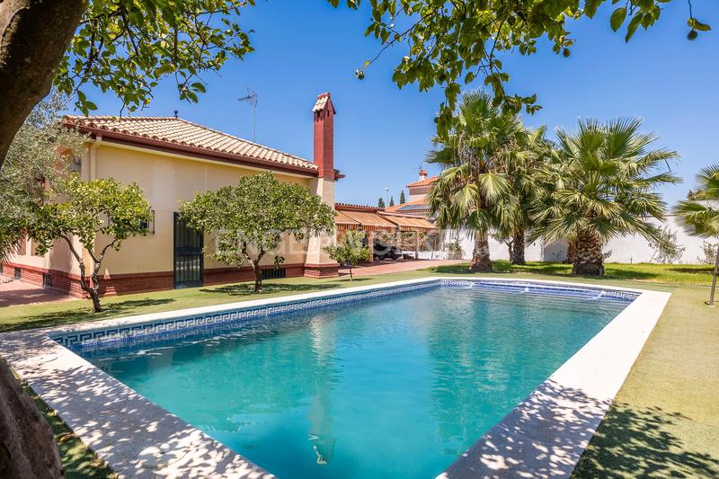 Foto f096a9b7-5866-4302-abb5-92bd0cb68f3c. Maison avec chauffage parking piscine dans Condequinto Montequinto
