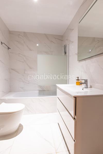 Foto 071069a0-dfa7-4019-b780-719c9c701def. Lloguer apartament amb calefacció aparcament piscina a Sevilla