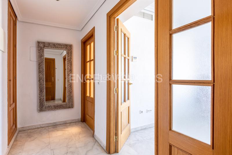 Foto 5e731372-aeba-4a2d-92c5-d566fa33b354. Miete appartement mit heizung parking pool in Santa Clara Sevilla