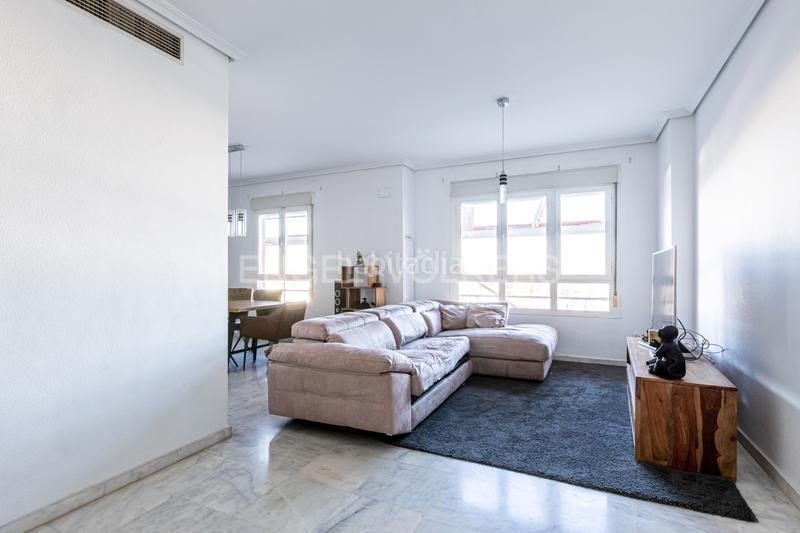 Foto 9db9f38b-1353-459a-9e07-805f9981ee2a. Miete appartement mit heizung parking pool in Santa Clara Sevilla