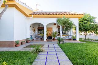 Casa a Palomares del Río. Comodidad y tranquilidad en el aljarafe sevillano