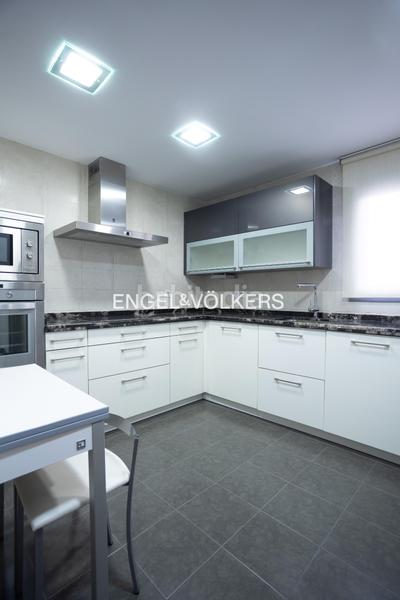 Foto 3704b82d-cb59-4bcf-a36b-327b21b84b74. Appartement mit heizung parking pool in La Calzada - La Florida Sevilla