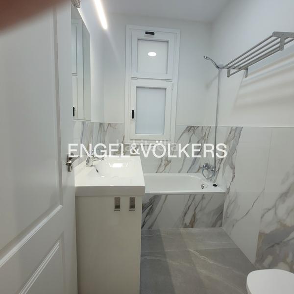 Foto b8e04666-320a-4c1e-b5cb-1afa5c702dca. Rent apartment with heating in Parque María Luisa -Giralda Sur Sevilla