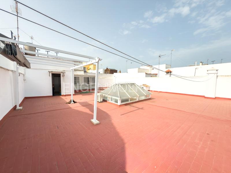 Foto 74b46e8f-0917-4da9-b2a5-b512eff29f80. Semi detached house with heating parking in Centro Puerto Real