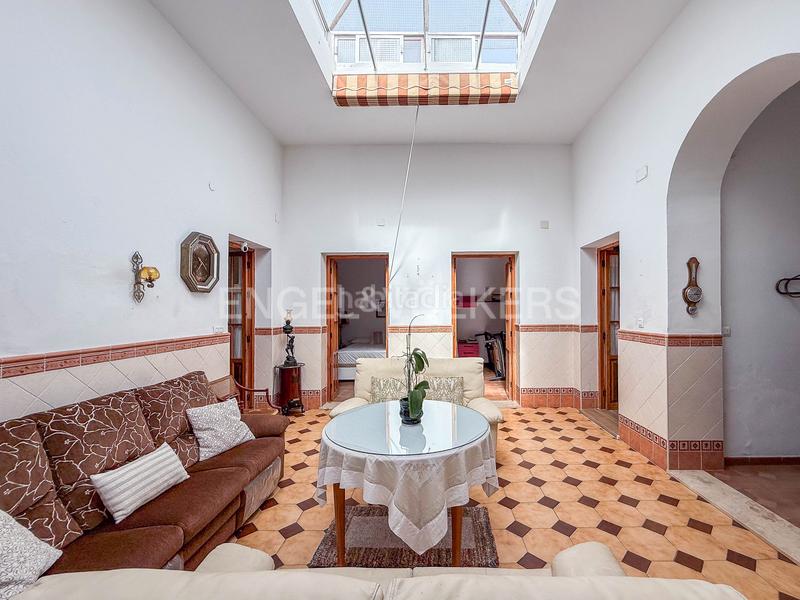 Foto b592df37-293a-4056-a1d8-3168bc5b3628. Semi detached house with heating parking in Centro Puerto Real