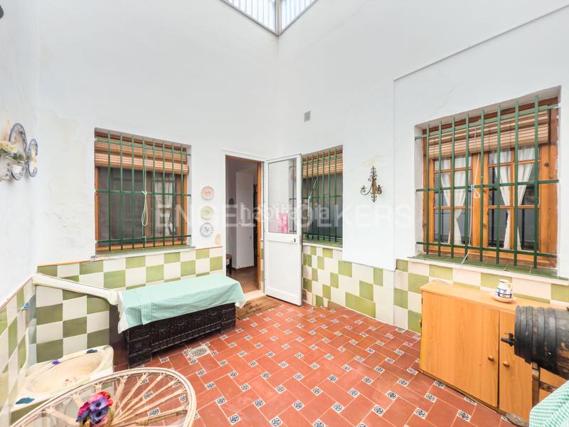 Foto d3e844bf-888b-4ce0-ad90-9befe6f507d1. Semi detached house with heating parking in Centro Puerto Real