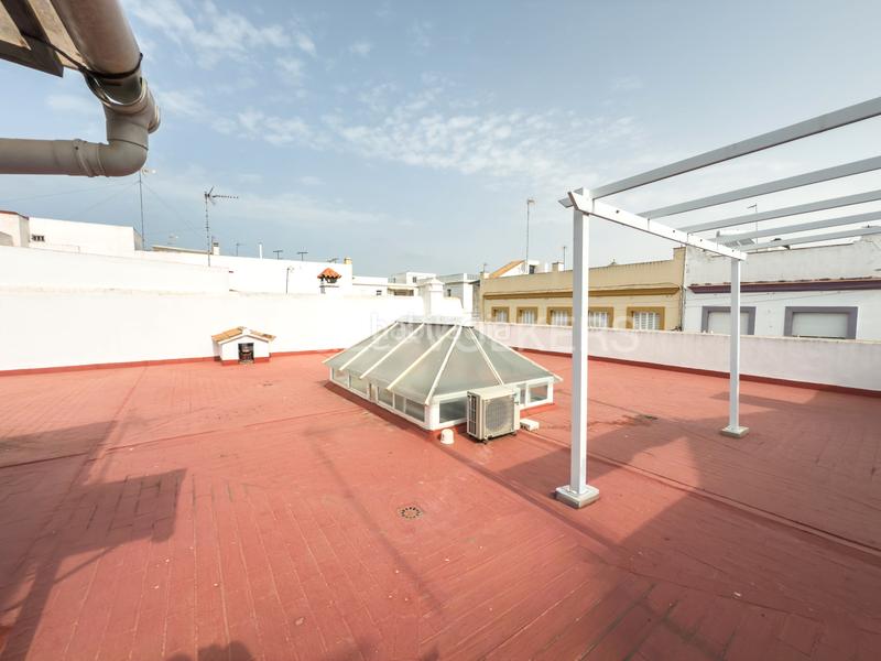 Foto e43f4b75-9211-4638-b5e9-01c27fb44420. Semi detached house with heating parking in Centro Puerto Real