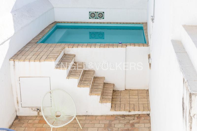 Foto c2b87a6f-164e-486e-92a5-ff9bf53baf7c. Casa amb calefacció aparcament a Centro-Calzada-Cabo Noval Sanlúcar de Barrameda