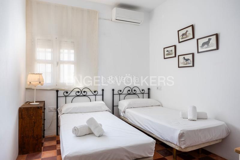 Foto d01e6889-eeba-4a05-a4f2-eaa3f1e2be27. Casa amb calefacció aparcament a Centro-Calzada-Cabo Noval Sanlúcar de Barrameda