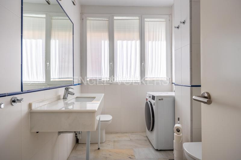 Foto 6b5dd6b0-f574-450f-95da-ed3fe57ad3a2. Piccolo appartamento con riscaldamento in Los Remedios Sevilla