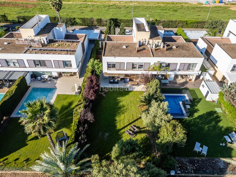 Foto b3f77a0c-b08b-416f-8a73-da5d1710be2e. Casa adossada amb calefacció aparcament a Oromana Alcalá de Guadaira
