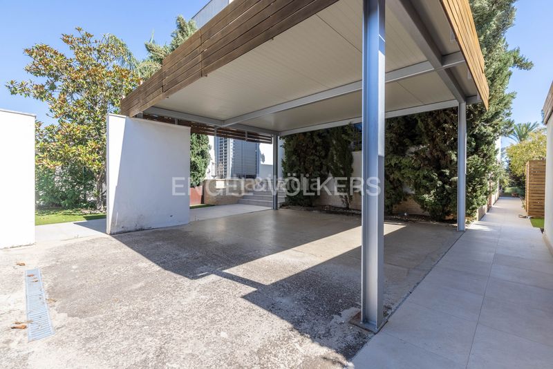 Foto ca251d60-9a70-40f6-88d0-4beae37fb7df. Casa adossada amb calefacció aparcament a Oromana Alcalá de Guadaira