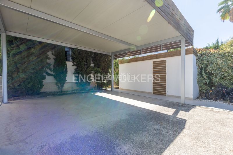 Foto e4eaf021-49a8-42ba-9f82-14a3ca6cf894. Casa adossada amb calefacció aparcament a Oromana Alcalá de Guadaira
