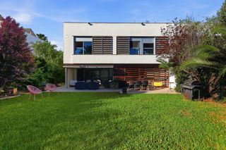Reihenhaus in Oromana. Elegancia residencial en un enclave único