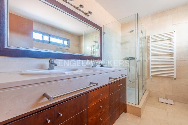 Foto 06603c7a-225b-4027-baf5-e164c96d033c. Casa a schiera con riscaldamento parcheggio in Oromana Alcalá de Guadaira