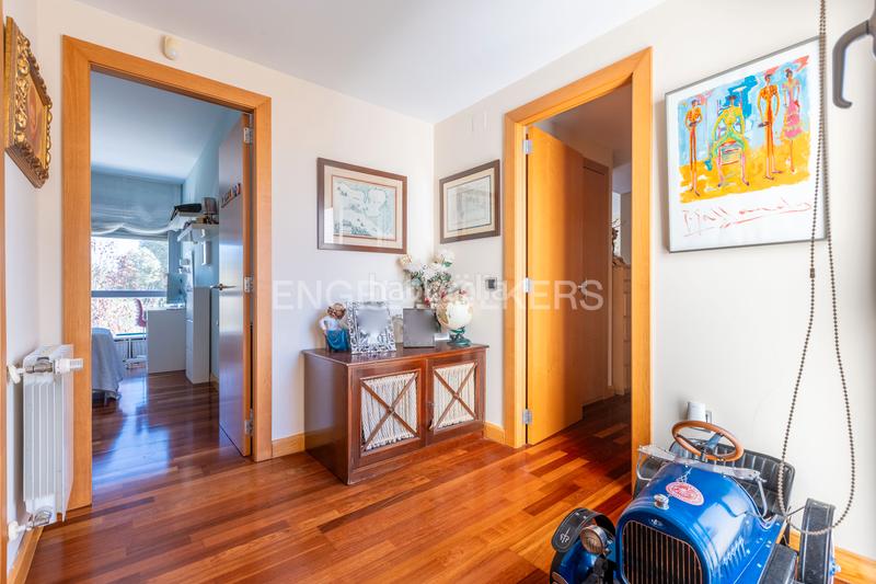 Foto 3e38fb36-f3ff-4551-9db7-b90ca5ba2ff8. Casa a schiera con riscaldamento parcheggio in Oromana Alcalá de Guadaira