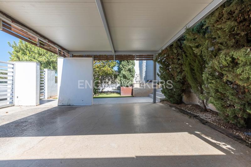 Foto ea442b68-bba1-48a9-80de-9831c24ad6bf. Casa a schiera con riscaldamento parcheggio in Oromana Alcalá de Guadaira