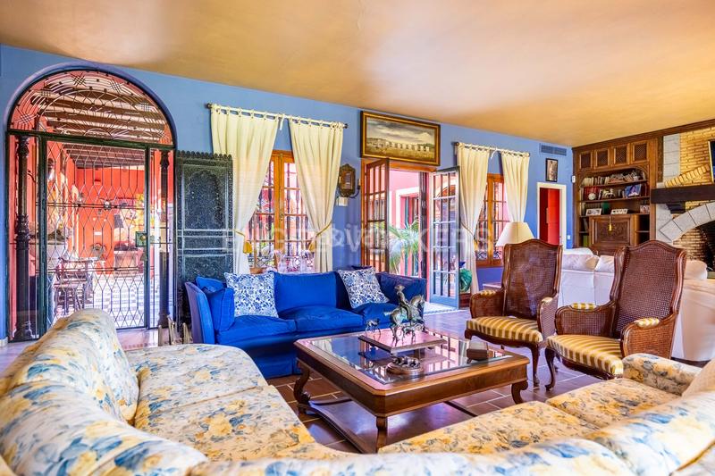 Foto 03590f78-e69d-47b3-8d1c-d5408a8acece. Haus mit heizung parking pool in La Motilla - Fuente del Rey Dos Hermanas