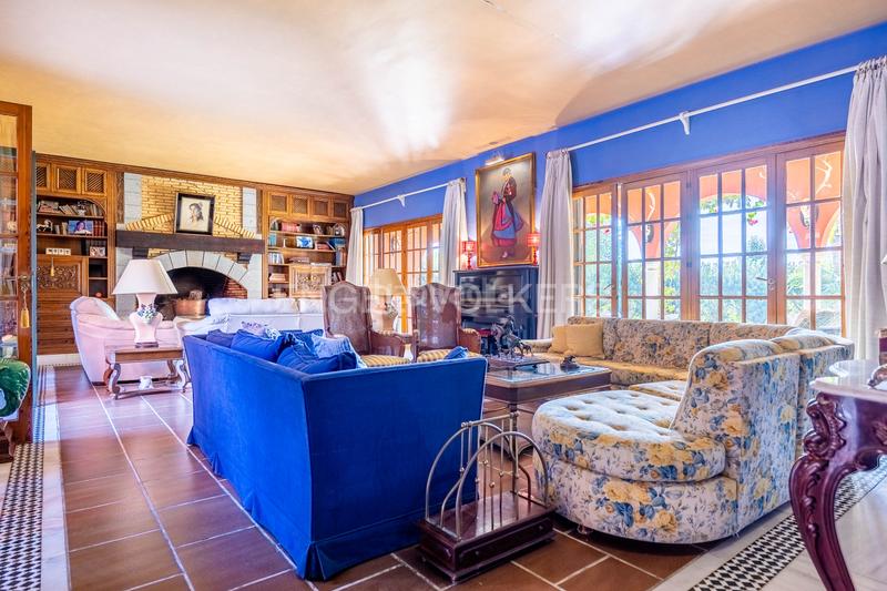 Foto 429d034d-5ef6-453d-bf1d-b568d3c1df81. Haus mit heizung parking pool in La Motilla - Fuente del Rey Dos Hermanas