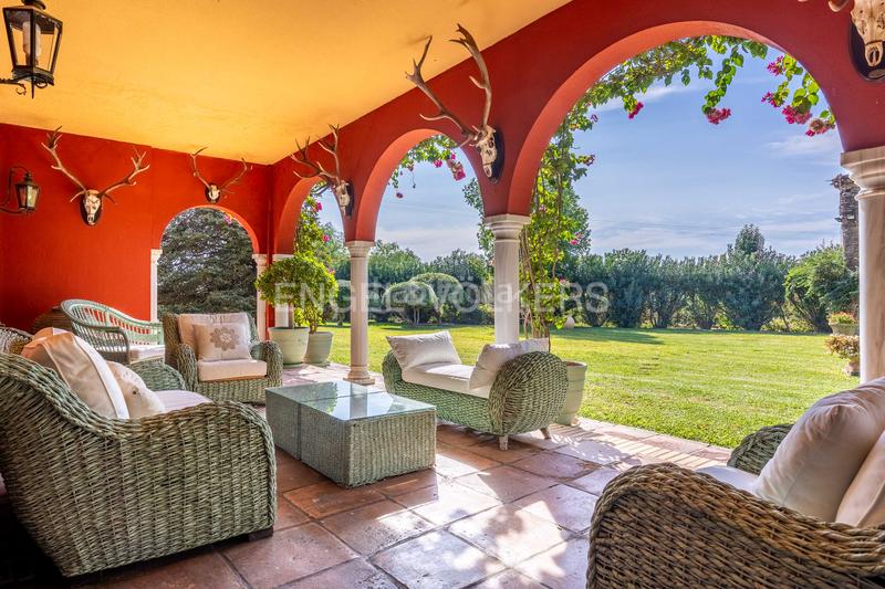 Foto 51bd8a7f-0802-462c-a42f-05b40673573b. Haus mit heizung parking pool in La Motilla - Fuente del Rey Dos Hermanas