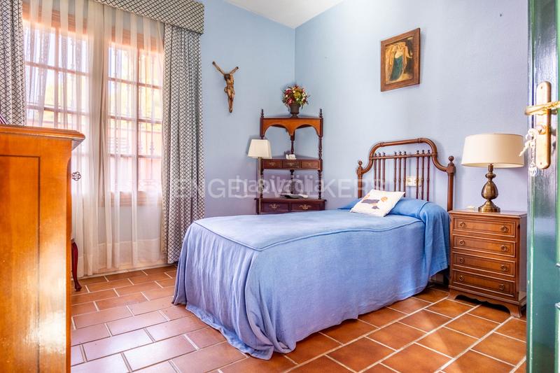 Foto 83810437-fa3a-4705-a05b-deacc1088f1c. Haus mit heizung parking pool in La Motilla - Fuente del Rey Dos Hermanas