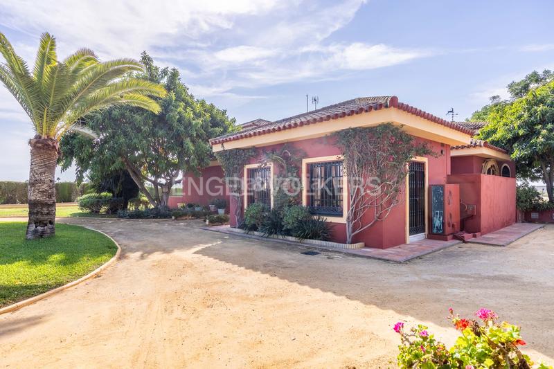 Foto 9f63f5d9-b375-4df7-b9c0-e54aa9c832a1. Haus mit heizung parking pool in La Motilla - Fuente del Rey Dos Hermanas