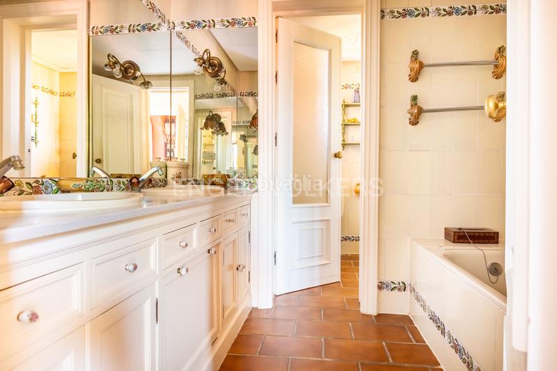 Foto b79fbf58-f5de-4f56-b9f4-6b42a7b0a140. Haus mit heizung parking pool in La Motilla - Fuente del Rey Dos Hermanas