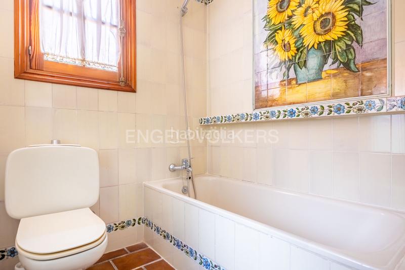 Foto bfcc7370-01af-4f2a-9808-3d788f59a172. Haus mit heizung parking pool in La Motilla - Fuente del Rey Dos Hermanas