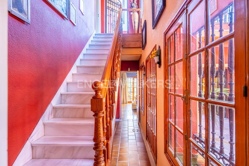 Foto c1faaee4-6394-44d8-bbbc-d308d368f859. Haus mit heizung parking pool in La Motilla - Fuente del Rey Dos Hermanas