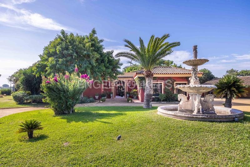 Foto e5fc8be3-77c4-47f2-b4a0-2473a5afdc70. Haus mit heizung parking pool in La Motilla - Fuente del Rey Dos Hermanas