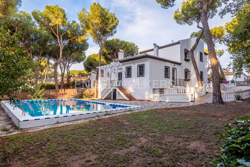 Foto 9efa483f-5e37-4e78-adef-8bef779e19ed. Casa amb calefacció piscina a Oromana Alcalá de Guadaira