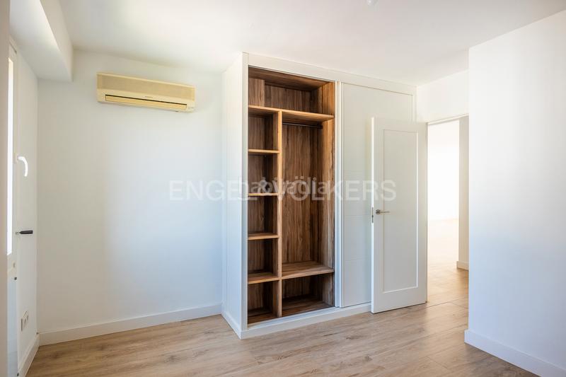 Foto acfb3092-9c0c-4d76-a660-38801a316e07. Affitto piccolo appartamento con riscaldamento parcheggio piscina in Sevilla