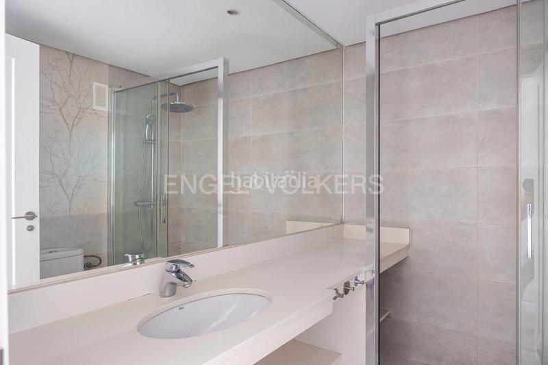 Foto f95b51f9-d962-45d4-b252-e0ceb7d1c69d. Affitto piccolo appartamento con riscaldamento parcheggio piscina in Sevilla