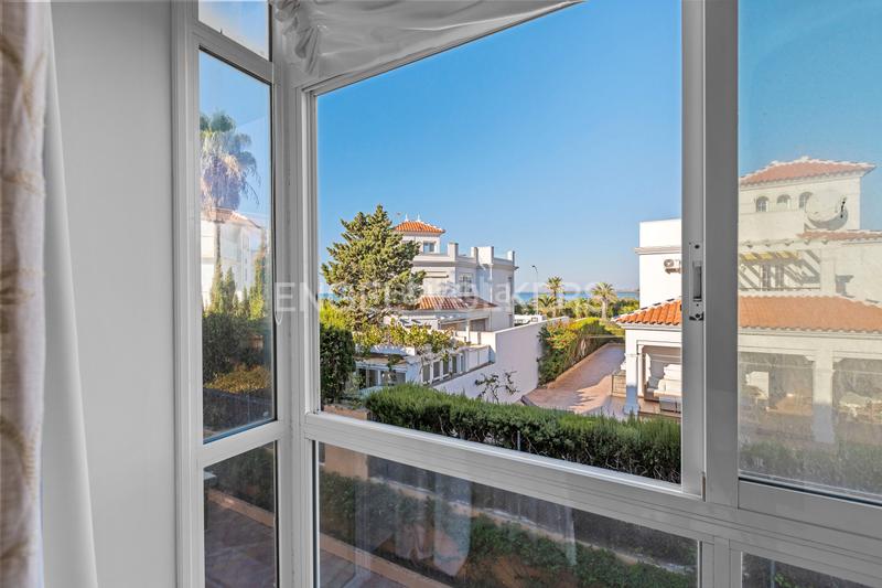 Foto 5b71a4fd-80e3-4136-b2d5-379ac9d7447d. Casa con riscaldamento parcheggio in Isla Canela Ayamonte